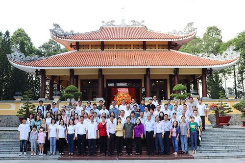 Khối Thi đua các cơ quan Đảng cấp tỉnh An Giang giáo dục truyền thống nhân kỷ niệm 135 Ngày sinh Chủ tịch Tôn Đức Thắng