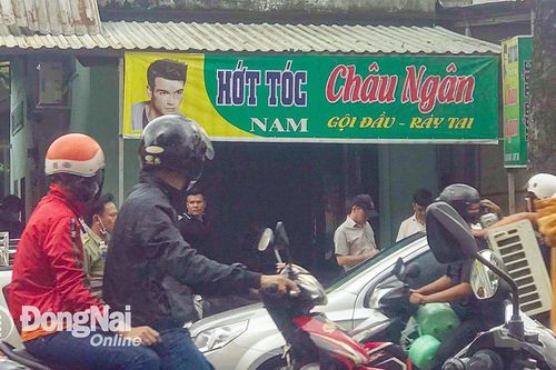Một phụ nữ chết bất thường trong tiệm cắt tóc