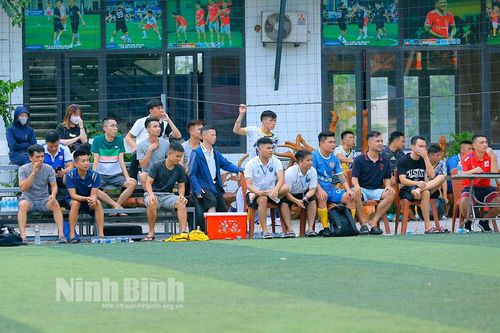 Sôi nổi phong trào bóng đá 'phủi'