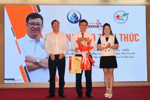 'Lãnh đạo tỉnh thức'