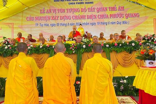 Phú Yên: An vị tôn tượng Bồ-tát Quán Thế Âm, cầu nguyện xây chánh điện chùa Phước Quang