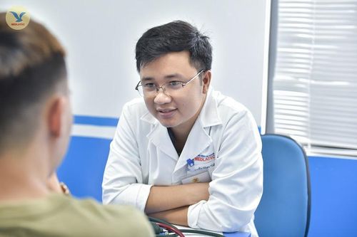 Nhiều thanh niên trẻ nhập viện vì nghiện bóng cười, thuốc lá điện tử…