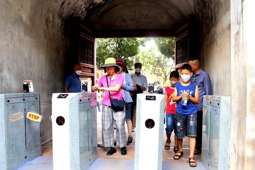 Văn Miếu - Quốc Tử Giám bán vé trực tuyến cho khách đoàn