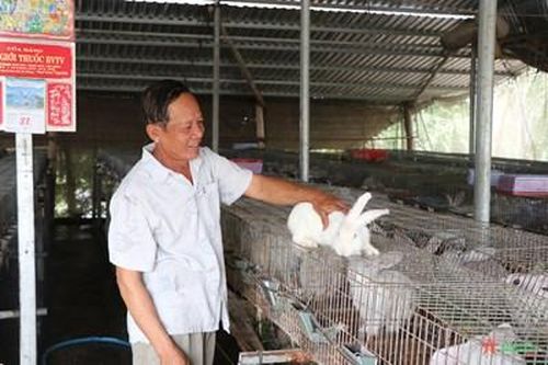 Tấm gương sáng ở vùng biên giới