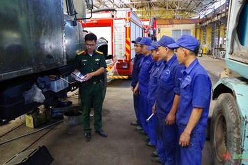 Những 'bông hoa' khoe sắc trên 'Miền đất lửa'