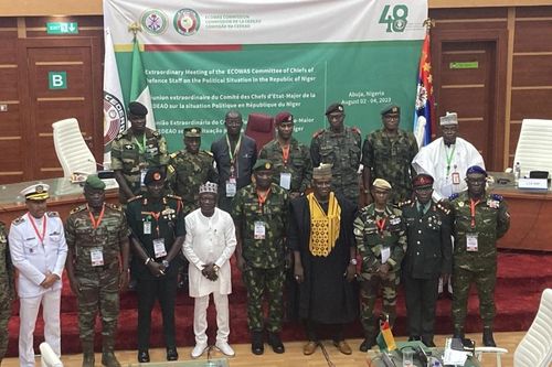 Con trai cựu Thống đốc nói quân đội Nigeria sẽ chiếm Niger trong ít giờ tới