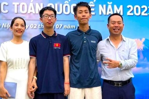 'Bật mí' bí quyết nuôi dạy hai con cùng đạt HCV Olympic Toán quốc tế