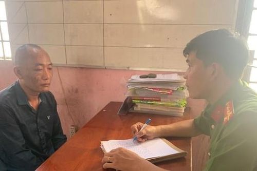 Ném đá vào ô tô chạy trên quốc lộ vì 'bị đèn chiếu vào mặt không thấy đường'