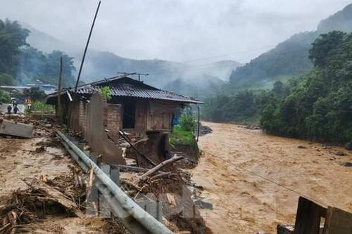 Thủ tướng yêu cầu rà soát, sơ tán người dân ra khỏi khu vực có nguy cơ lũ quét, sạt lở đất