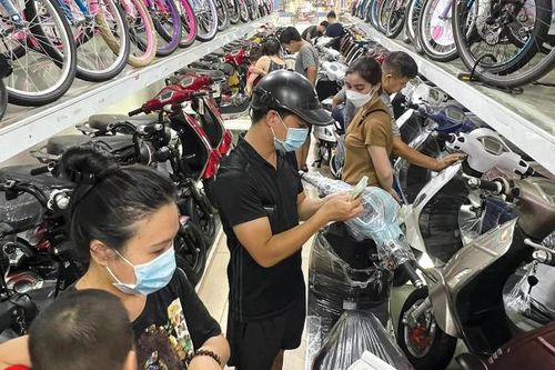 Xe máy điện trước mùa tựu trường: Đầy rẫy hàng nhái