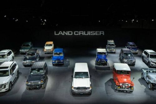 Lần đầu tiên 14 thế hệ Toyota Land Cruiser tề tựu cùng một sân khấu