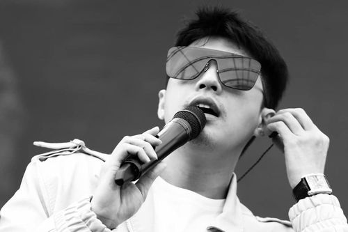 Noo Phước Thịnh bị 'quay lén' tại buổi soundcheck: Nhan sắc còn chuẩn 'soái ca'?
