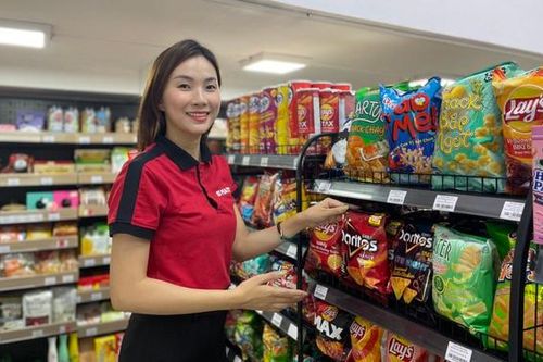 Nữ nhân viên hàng không 'rẽ lối' kinh doanh cửa hàng tiện lợi