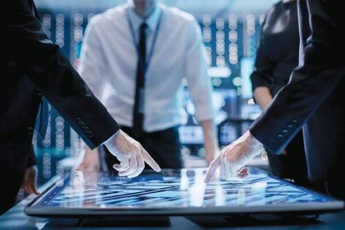 Các CTCK đã chi trả bao nhiêu cho ban điều hành và HĐQT trong 6 tháng đầu năm 2023?