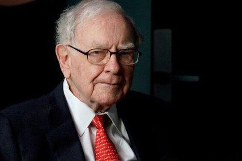 Tập đoàn của Warren Buffett báo lãi kỷ lục, hưởng lợi lớn từ lãi suất và danh mục cổ phiếu