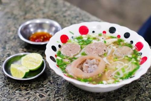 Hấp dẫn bánh canh Vĩnh Trung