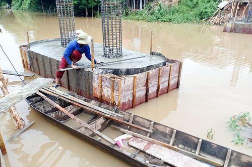 Một ngày thiện nguyện xây dựng cầu nông thôn