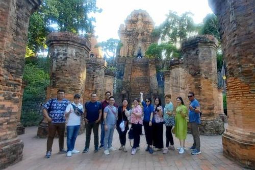 Đoàn famtrip của lữ hành Indonesia khảo sát du lịch Khánh Hòa