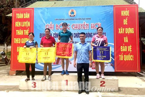 160 vận động viên tham gia giải bóng chuyền hơi huyện Na Hang