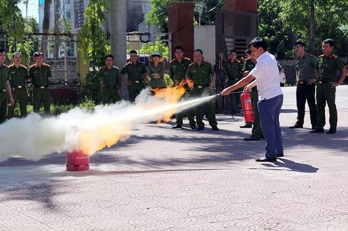 Nghệ An: Phát động phong trào 'Nhà tôi có bình chữa cháy' trong toàn tỉnh