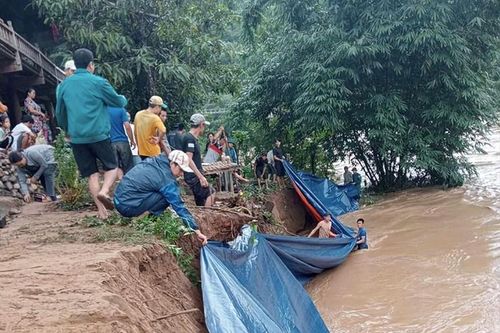 Nghệ An: Mưa lớn làm nhiều xã miền núi sạt lở nghiêm trọng