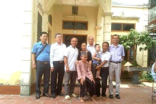 Tưởng nhớ chỉ huy, đồng đội
