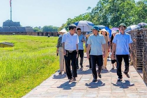 Tập trung nguồn lực đầu tư tương xứng cho văn hóa