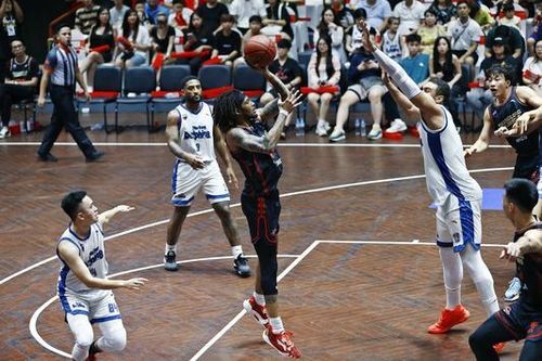 Thăng Long Warriors đánh bại Nha Trang Dolphins tại VBA