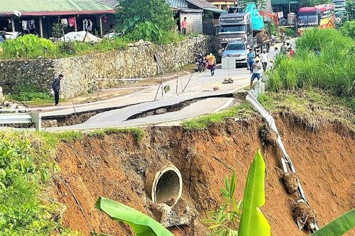 Đường tỉnh 129 đi Sìn Hồ bị đứt gãy, tỉnh Lai Châu cấm toàn bộ phương tiện lưu thông