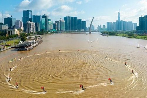 Du lịch sông nước trong lòng thành phố