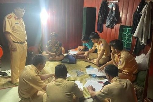 Nhận 500.000 đồng tiền công đi hút cát trái phép