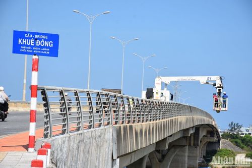 Những người 'bắt mạch' cầu ở Đà Nẵng