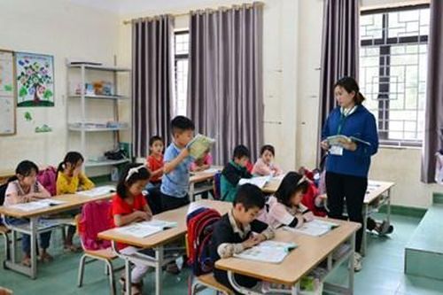 Những bất cập trong thực hiện chủ trương luân chuyển giáo viên: Bài 1: Nỗi niềm người 'luân chuyển'