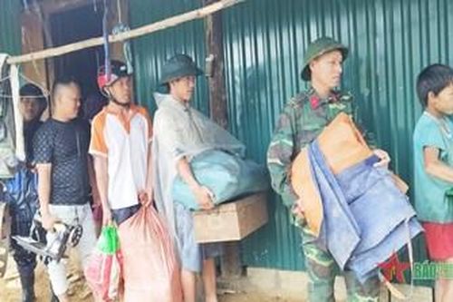 Lai Châu: Bộ đội tích cực giúp dân khắc phục hậu quả mưa lũ