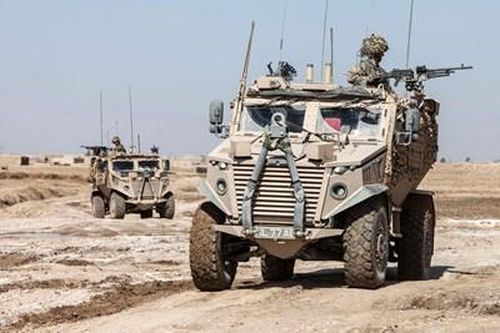 'Quái thú' tuần tra bọc thép Foxhound của quân đội Anh