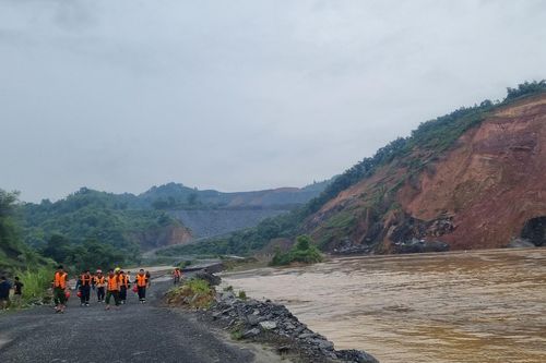 Mưa lũ ở Lào Cai khiến 2 người chết và người mất tích, 104 căn nhà bị thiệt hại