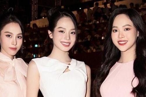 Dàn Hoa hậu, Á hậu Việt diện đồ thanh lịch, kín đáo dự lễ hội sông nước TP. Hồ Chí Minh