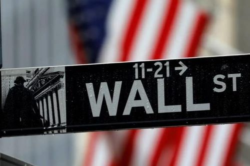 Phố Wall ồ ạt sa thải, ngân hàng Việt vẫn mạnh tay tuyển dụng
