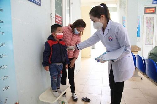 Giảm tỷ lệ trẻ suy dinh dưỡng thấp còi ở Việt Nam: Cần thay đổi ngay từ chính sách pháp luật