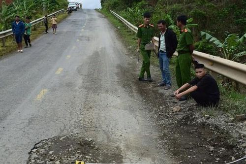 Triệu tập 3 đối tượng dùng xà beng tạo 'ổ gà' trên Quốc lộ 28B