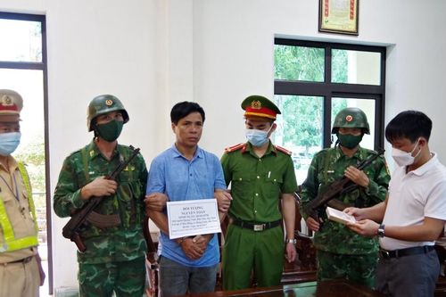 Hà Tĩnh: Bắt đối tượng vận chuyển 2 bánh heroin