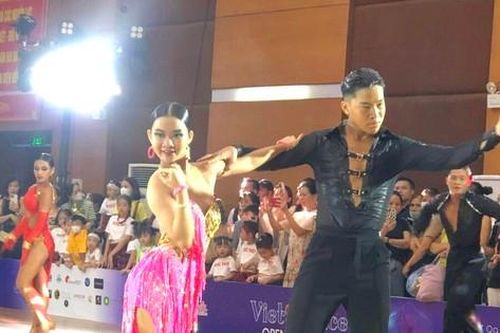 Hơn 700 vận động viên tranh tài tại Liên hoan khiêu vũ thể thao toàn quốc