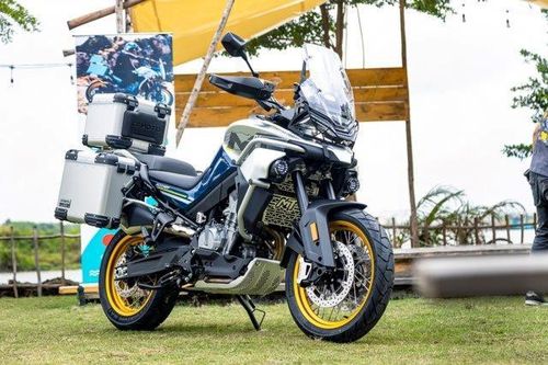 CF 800MT Touring về Việt Nam, giá 255 triệu đồng
