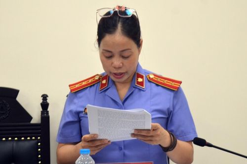 Kiểm sát viên bật khóc trong phiên xử vụ cháy quán karaoke 3 cảnh sát hy sinh