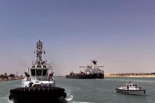 Tàu kéo bị chìm ở kênh đào Suez: Tìm thấy thi thể 1 thủy thủ