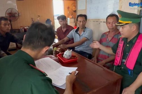 Quảng Ngãi: Tàu hàng đâm chìm tàu cá, 3 ngư dân may mắn thoát nạn