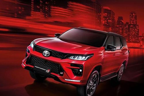 Toyota Fortuner GR Sport phiên bản nâng cấp lộ diện