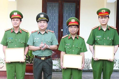 Đồng Nai: Khen thưởng các tập thể điều tra, làm rõ vụ giết người