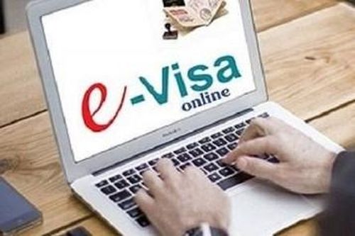 Saudi Arabia mở rộng cấp thị thực điện tử cho 8 quốc gia