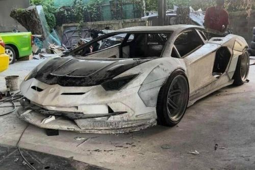 Thợ Thái Lan nâng cấp Toyota Crown thành Lamborghini Aventador